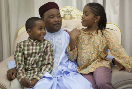 ISSOU FAMILLE
