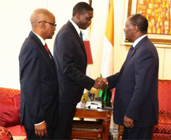 Alassane Ouattara reçoit un émissaire de Mahamadou Issoufou