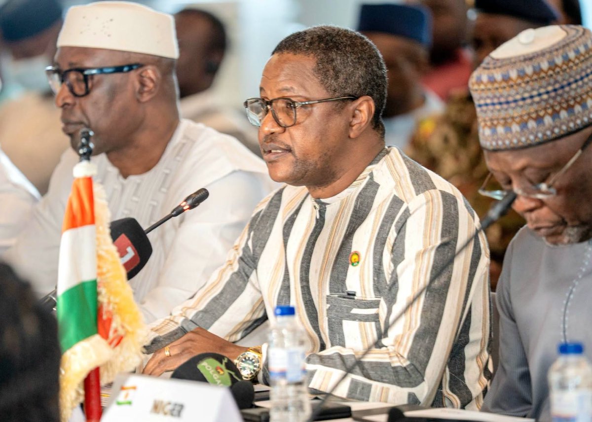 aes cedeao accord a dakar pour preparer un nouveau cadre de cooperation
