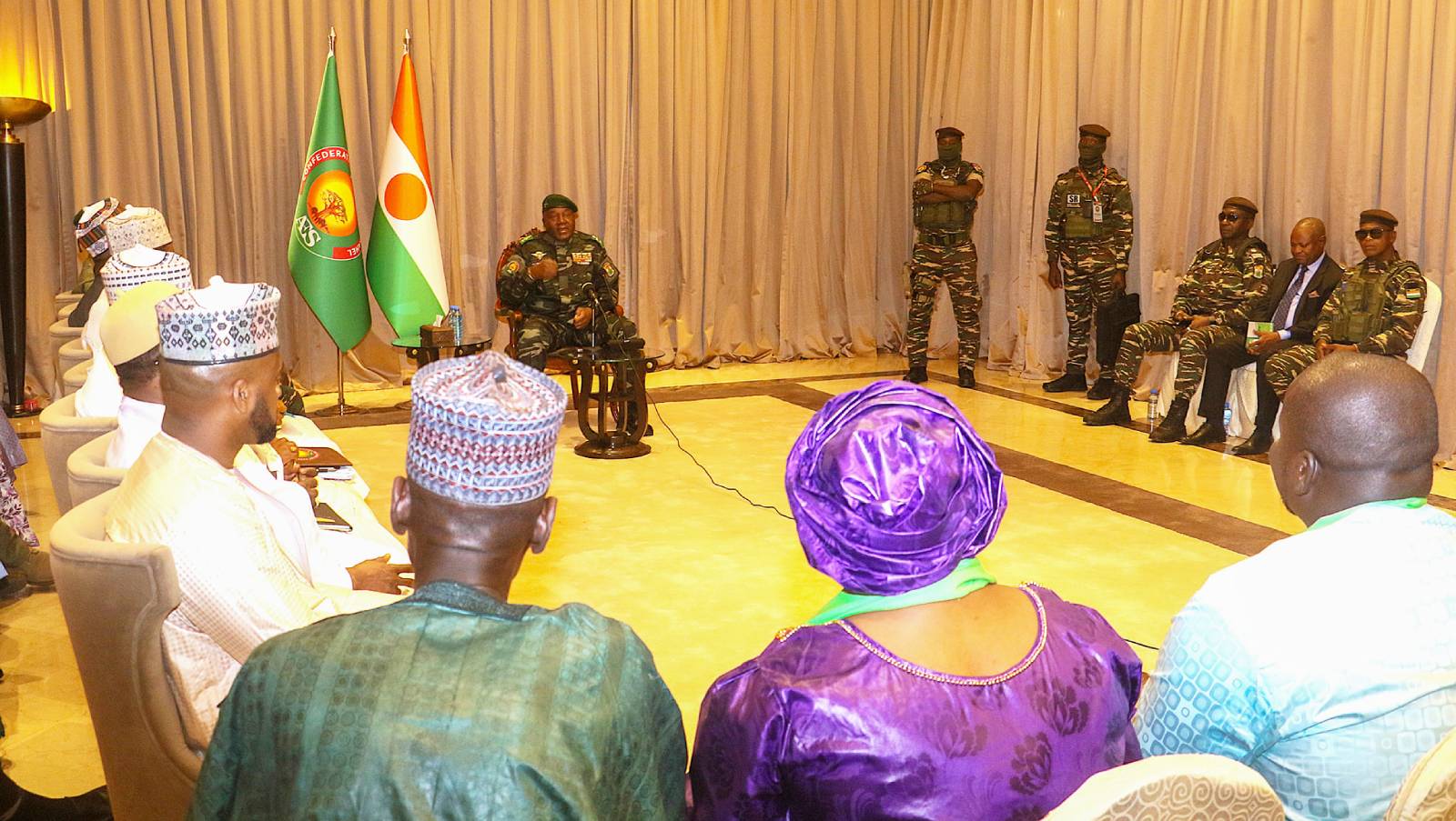 aes la diaspora nigerienne du mali se reconnait pleinement dans la confederation sahelienne
