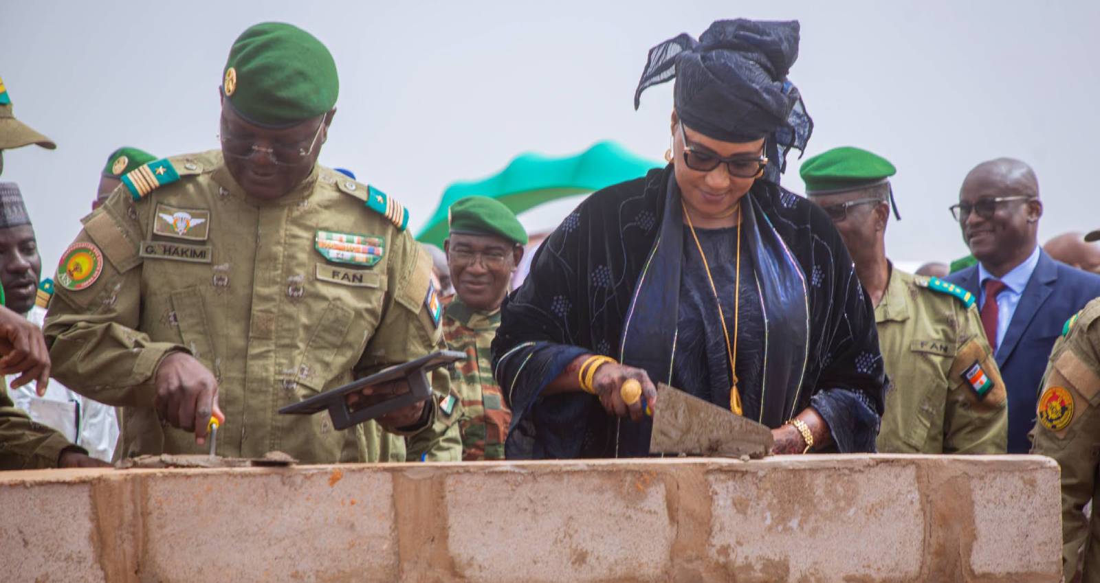 niger le fssp finance une usine de confection duniformes militaires a niamey