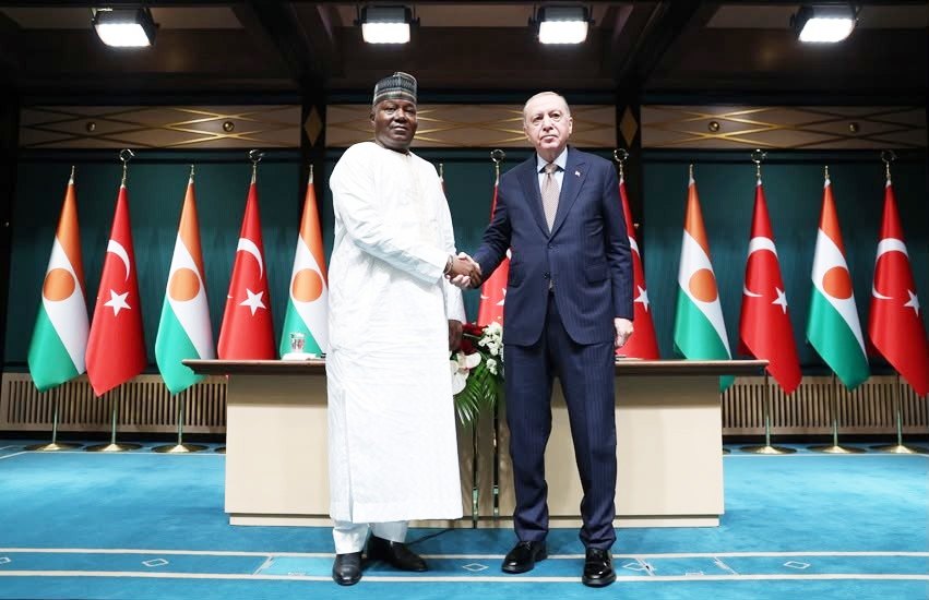 Abdourahamane Tiani reçu par Recep Tayyip Erdoğan : une nouvelle étape dans les relations entre le Niger et la Türkiye Abdourahamane Tiani reçu par Recep Tayyip Erdoğan : une nouvelle étape dans les relations entre le Niger et la Türkiye