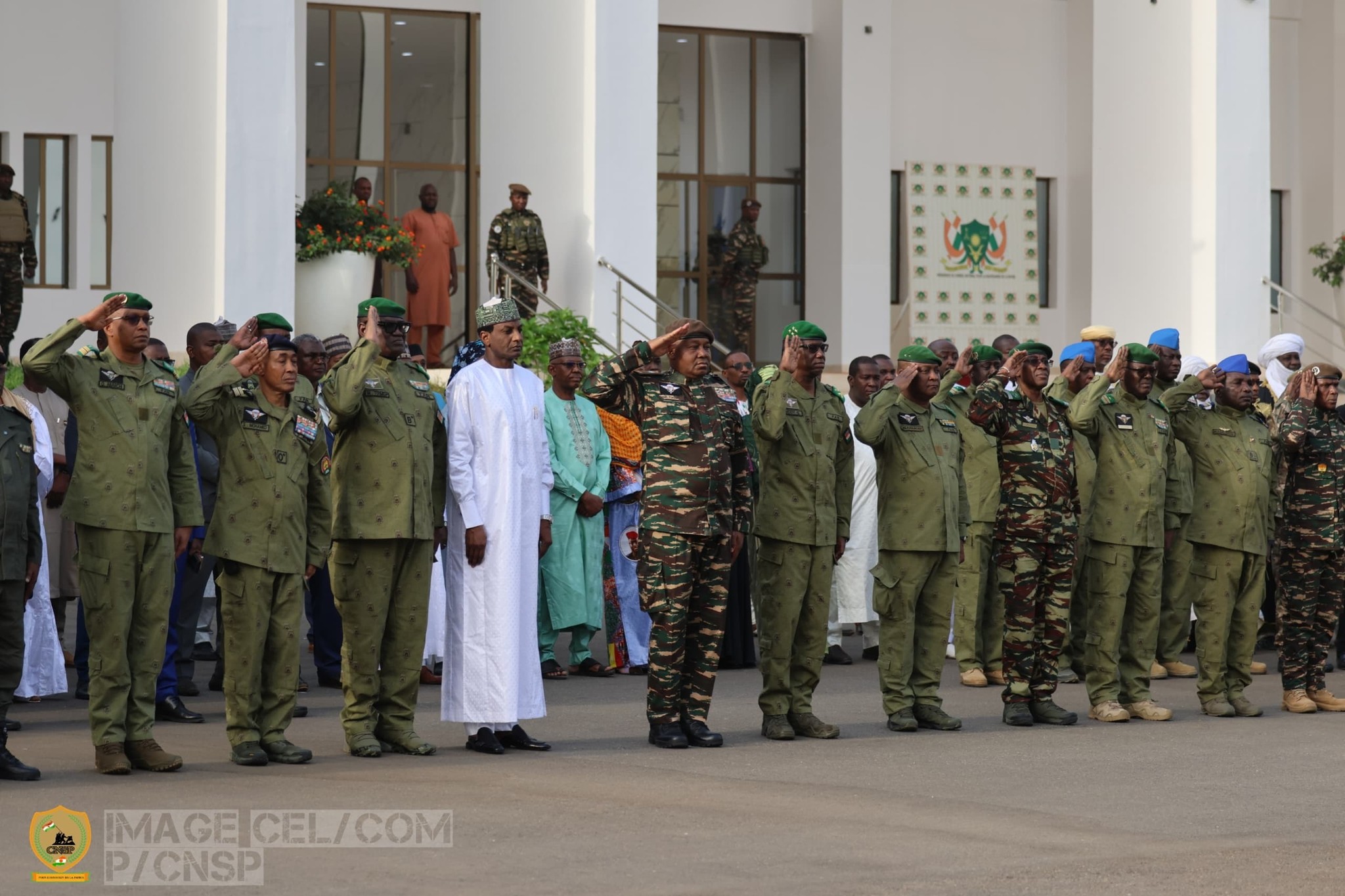 ceremonie solennelle de levee du drapeau de lalliance des etats du sahel 2