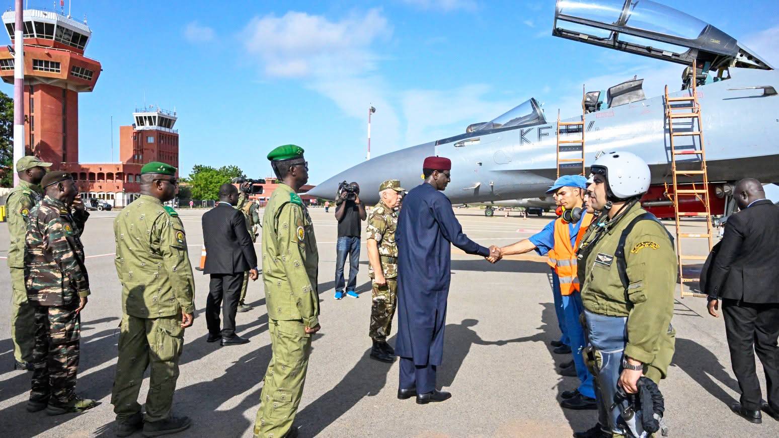 cooperation militaire niger algerie un important deploiement aerien accueilli a niamey