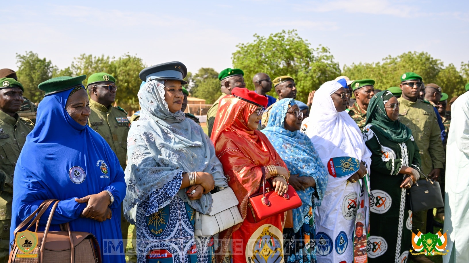 niger au camp bagaji le president tiani rend hommage aux familles des forces de defense et de securite 2