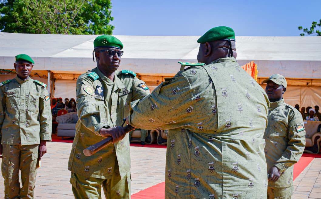 niger le general mamane sani kiaou prend officiellement le commandement des forces armees