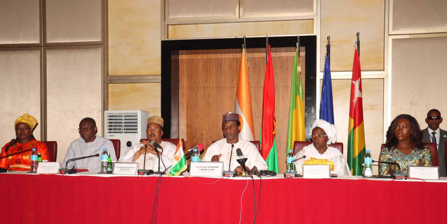 reunion des ministres de lenergie du niger du burkina faso du mali du tchad et du togo