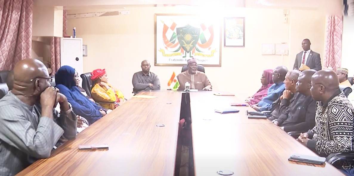 niger france niamey denonce leloignement dun officier nigerien paraplegique et de sa famille 2