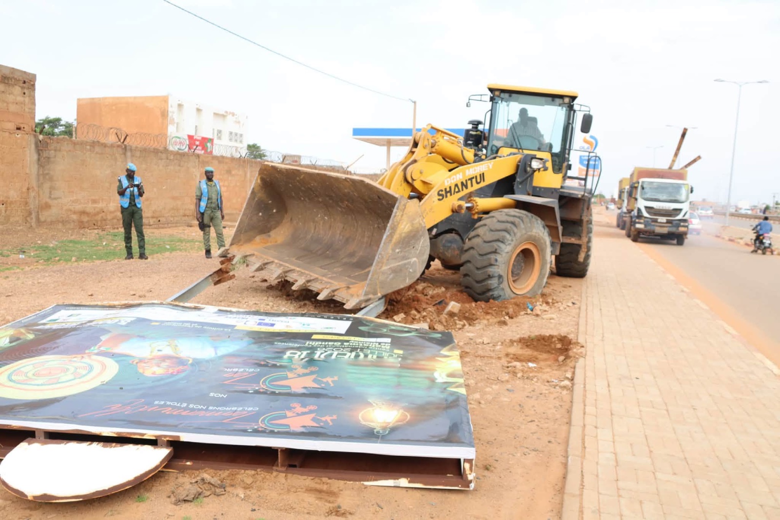 niger la ville de niamey renforce le controle des panneaux publicitaires