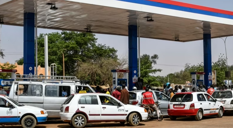 penurie dhydrocarbures le chaos petrolier au niger le general tiani doit reagir