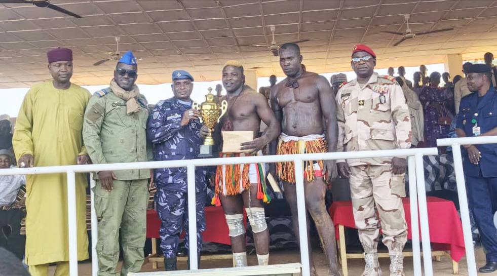 coupe rtn de lutte traditionnelle 2024 abba ibrahim simpose et remporte la victoire