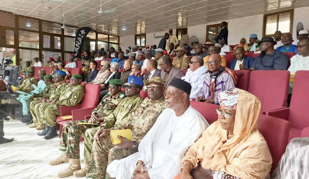 lutte traditionnelle nigerienne ceremonie douverture de la 45e edition du sabre national a dosso zancan kassa ne labou sanni no