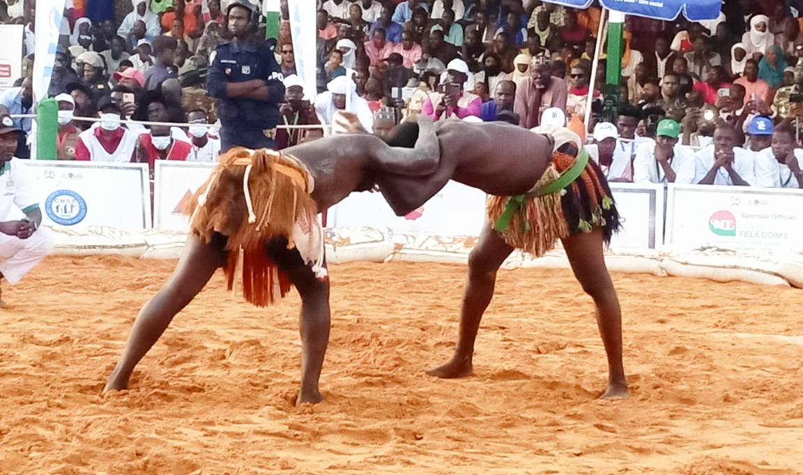 46e sabre national de lutte traditionnelle tahoua 2025 tahoua et maradi confirment au sabre national 2025