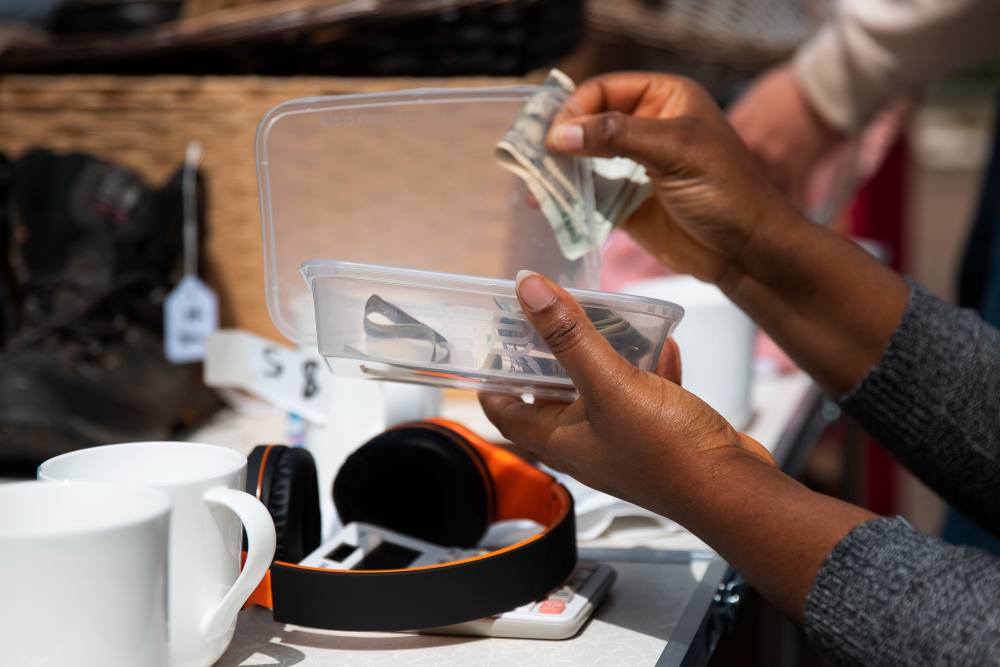 transferts dargent vers le niger un acte de refondation et de souverainete economique