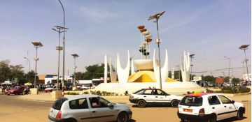 images/006_Nigerdiaspora/Circulation_Niamey_Taxi.jpg